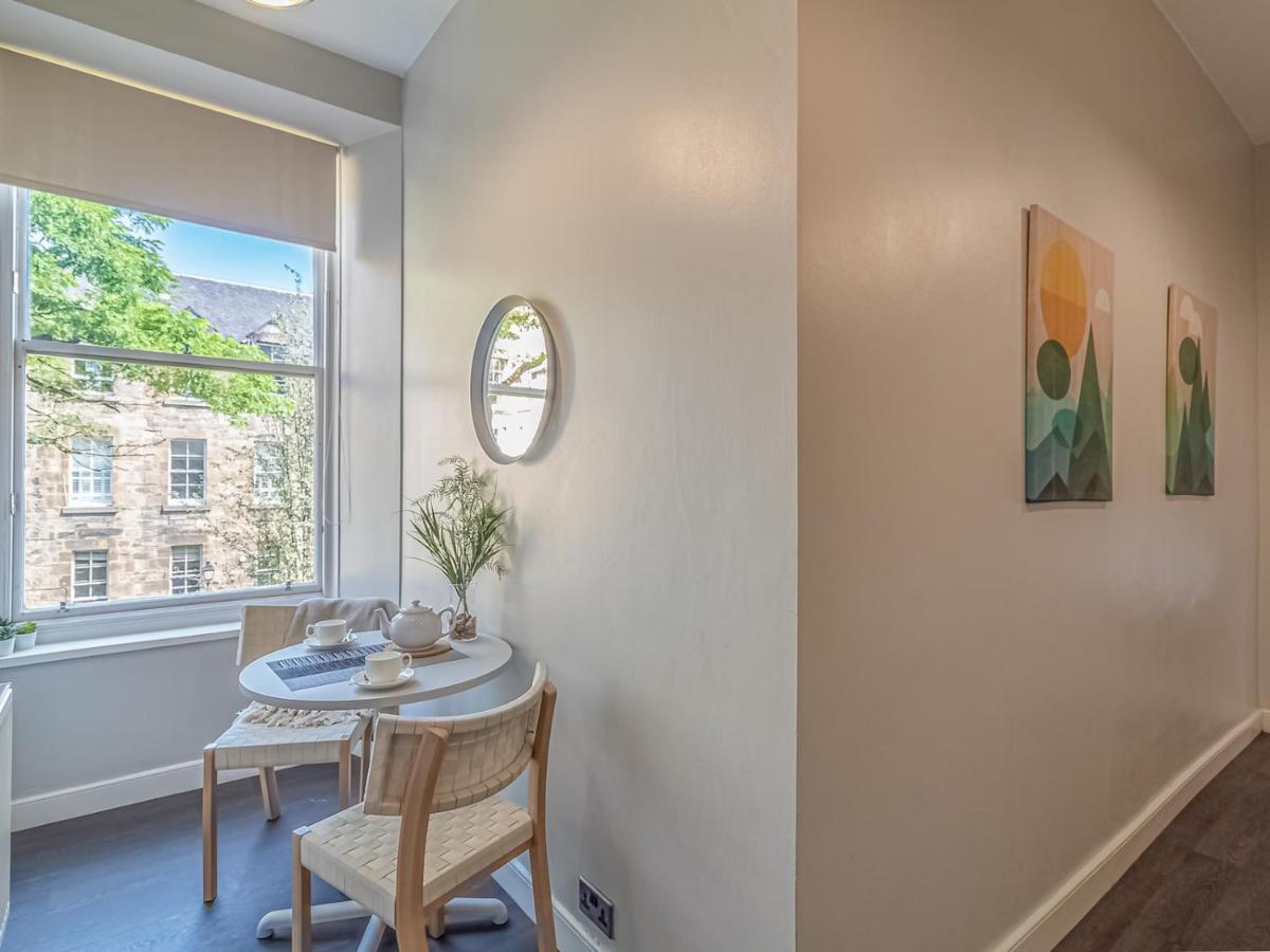 Pass The Keys Spacious And Homely Flat On The Royal Mile Édimbourg Extérieur photo