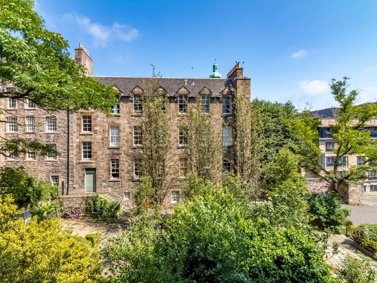 Pass The Keys Spacious And Homely Flat On The Royal Mile Édimbourg Extérieur photo
