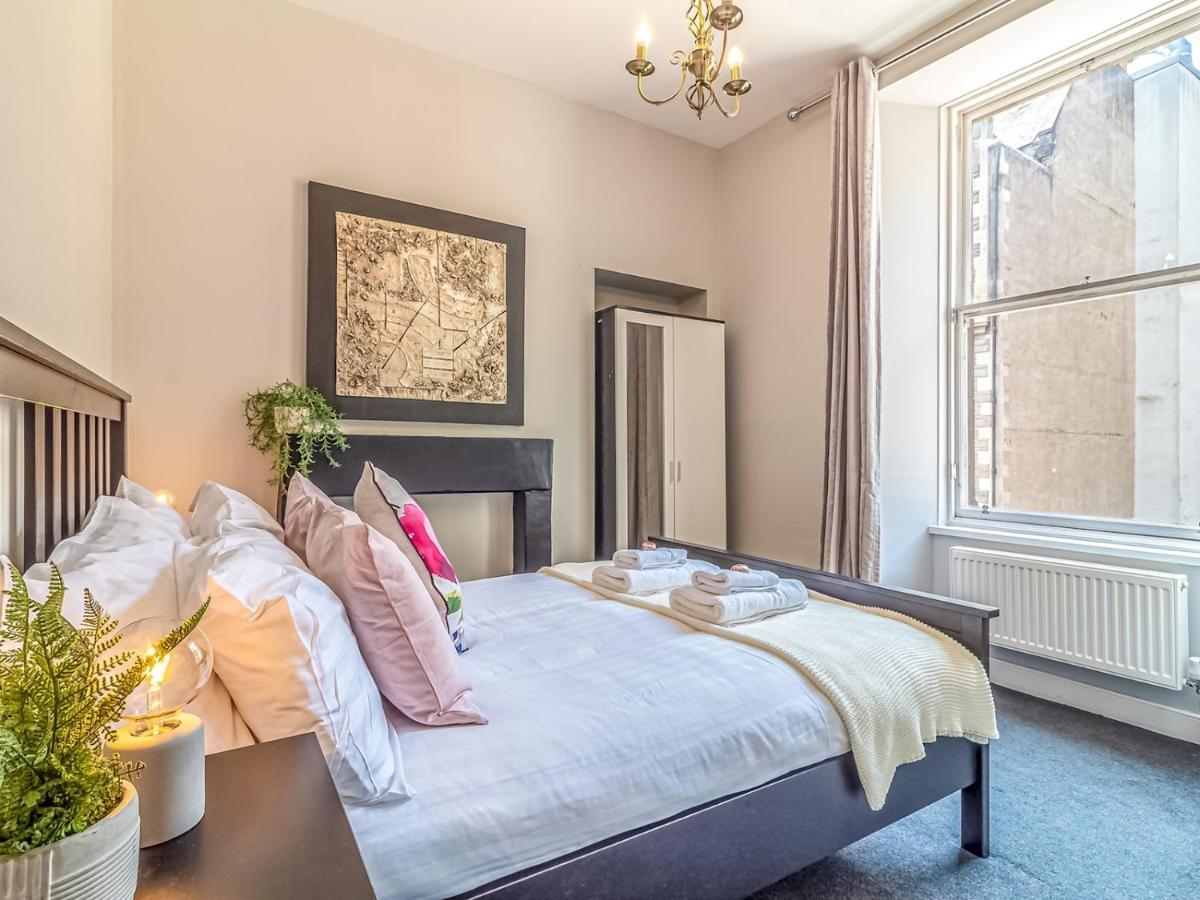 Pass The Keys Spacious And Homely Flat On The Royal Mile Édimbourg Extérieur photo