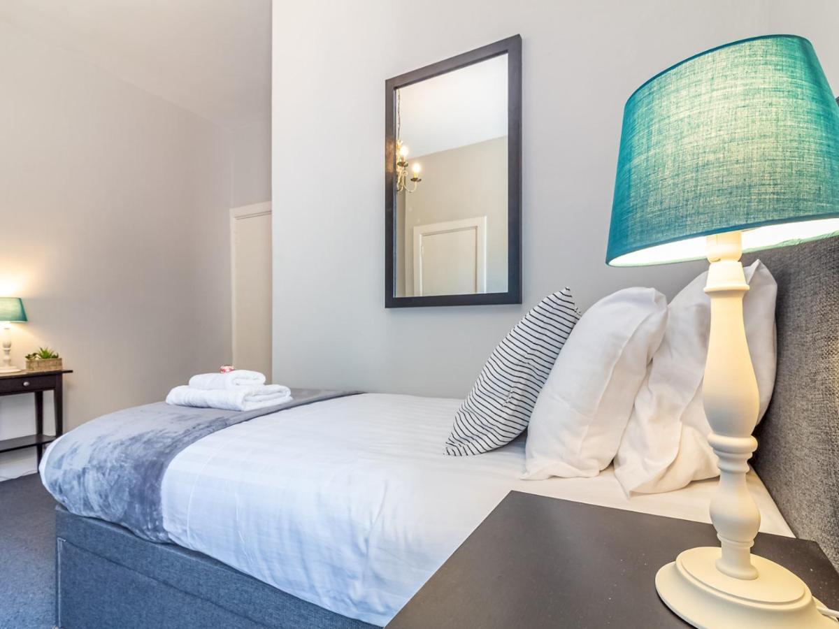 Pass The Keys Spacious And Homely Flat On The Royal Mile Édimbourg Extérieur photo