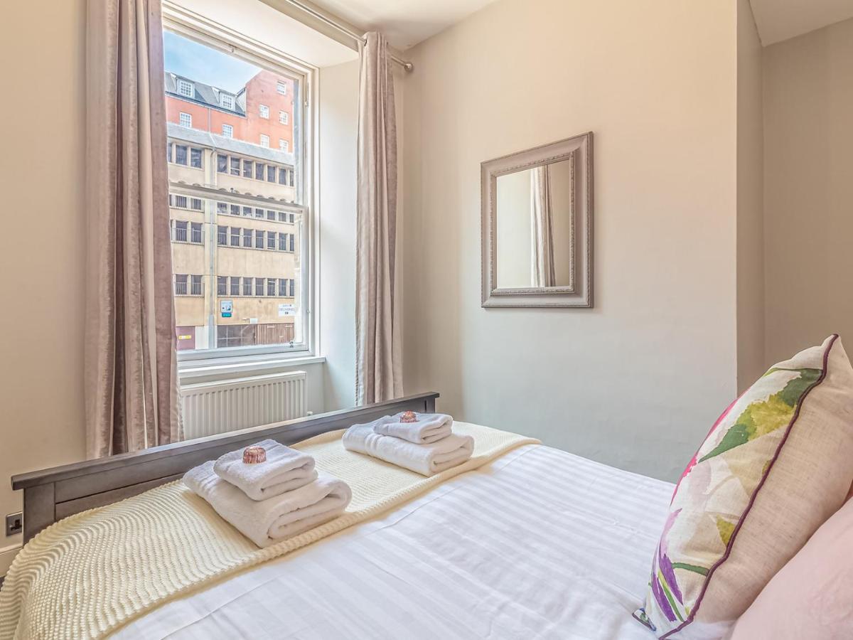 Pass The Keys Spacious And Homely Flat On The Royal Mile Édimbourg Extérieur photo