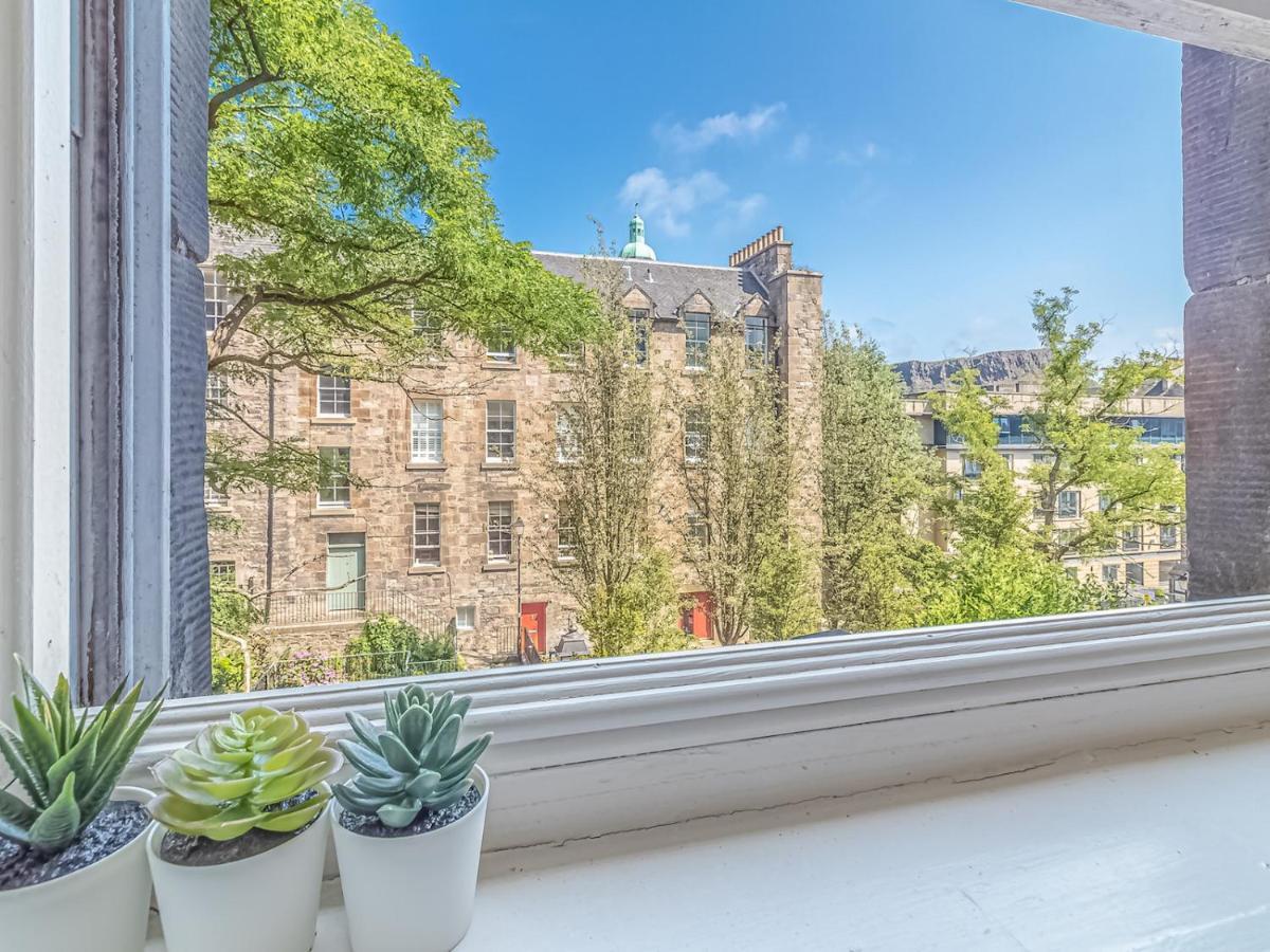 Pass The Keys Spacious And Homely Flat On The Royal Mile Édimbourg Extérieur photo